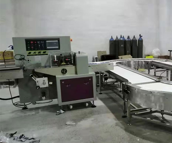 食品糕點包裝機械實拍圖